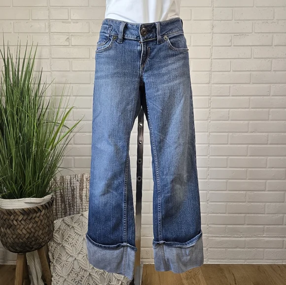 Guess Cuffed Mid Rise Capri Medium Wash Jeans Size 27 - Picture 10 of 10
